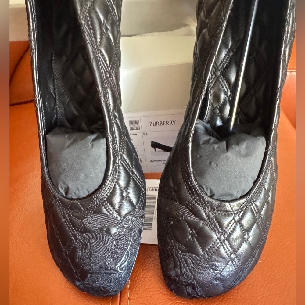Burberry Black Leather Baby Pump Shoes - Picture 3 of 17